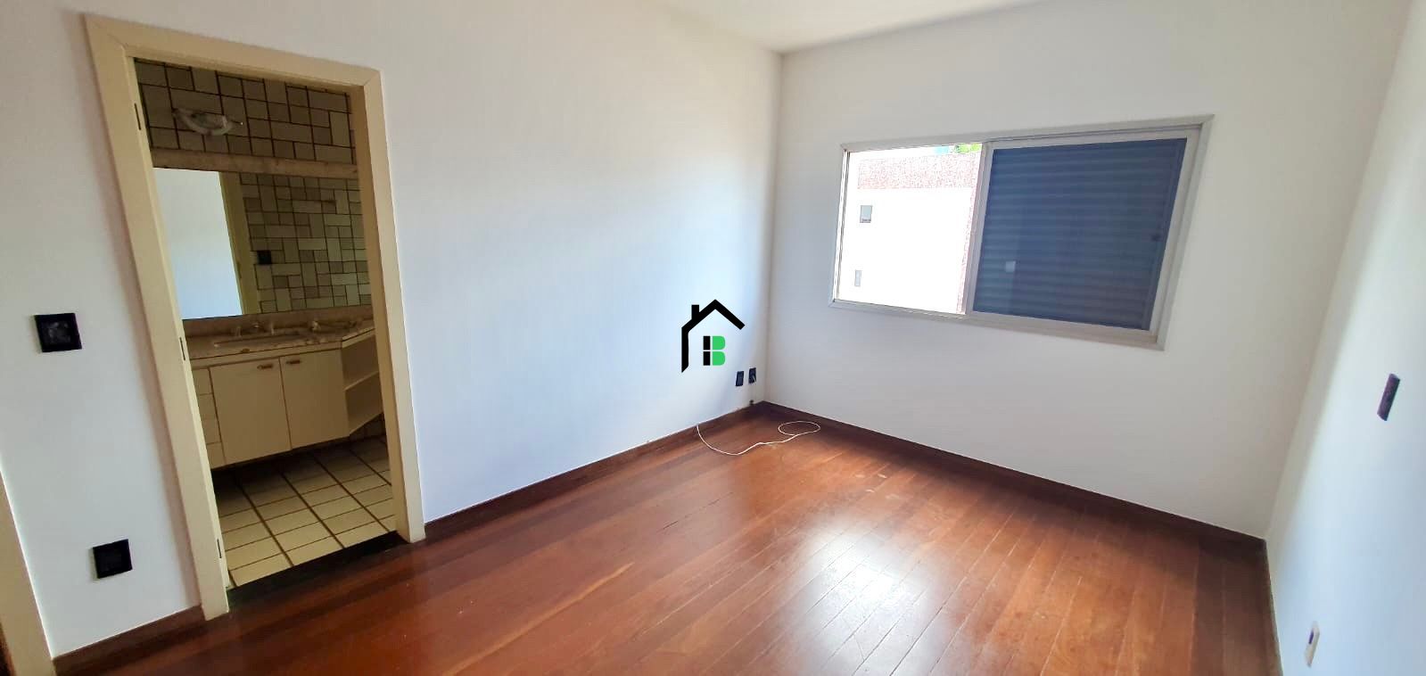 Apartamento à venda com 3 quartos, 140m² - Foto 5