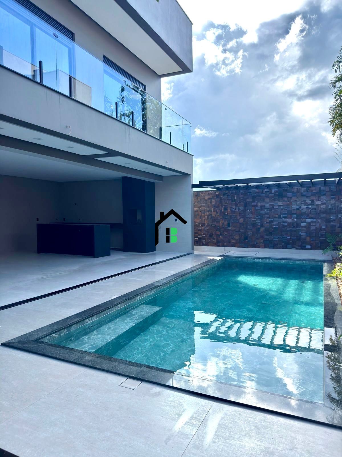 Casa de 5 quartos, 434m² no bairro Alto dos Caiçaras, em Patos de Minas | Eu Corretor