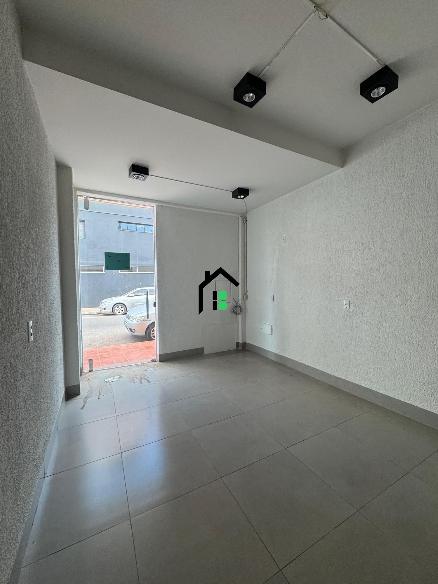 Loja / Salão / Ponto Comercial de 1 quarto, 19m² no bairro Centro, em Patos de Minas | Eu Corretor