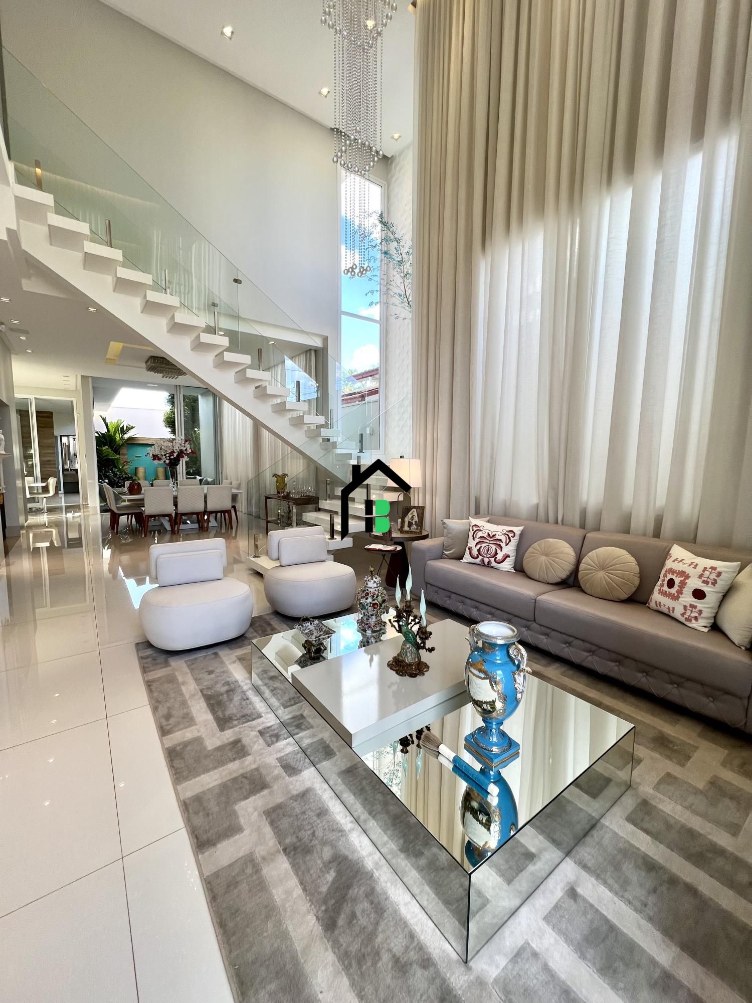 Casa de 4 quartos, 370m² no bairro Copacabana, em Patos de Minas | Eu Corretor