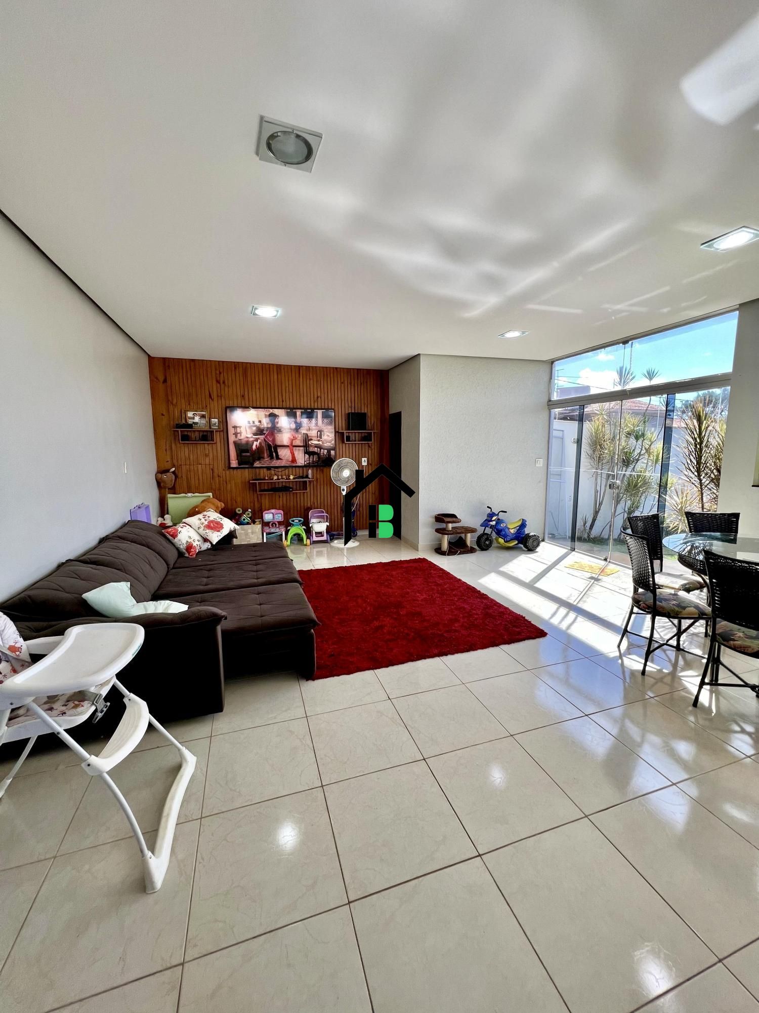 Casa à venda com 5 quartos, 349m² - Foto 3