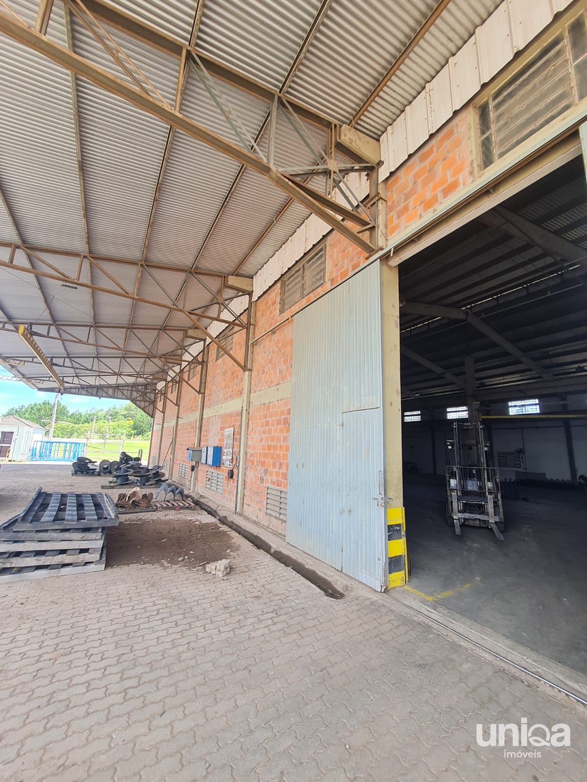 Alugo pavilhões industriais 6.000m2 escritório refeitório em
