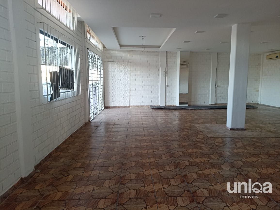 Aluga-se sala comercial térrea com 144m2 em Camobi