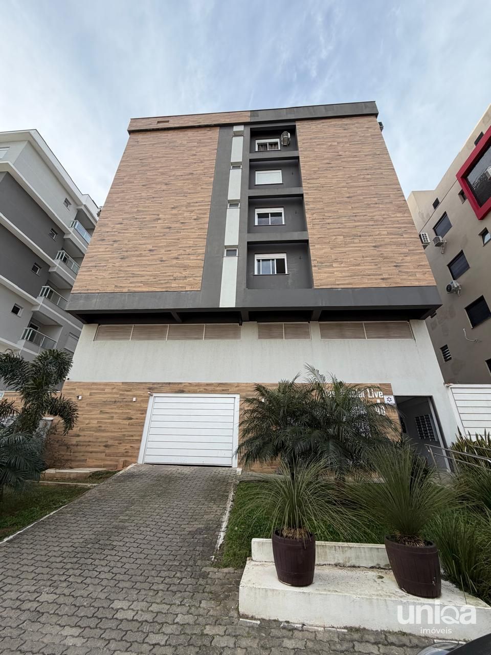 Alugo Apto 01 dormitório garagem em camobi próximo UFSM - ed Live