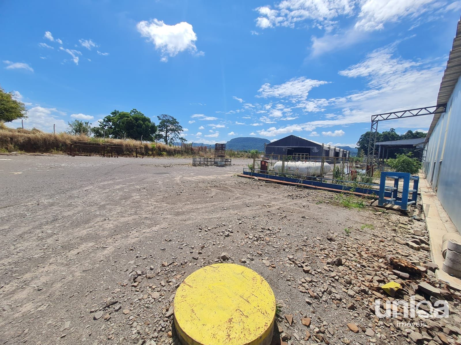 Alugo Pavilhões industriais 6.000m2 Escritório Refeitório em camobi - área 2,5ha - foto 28