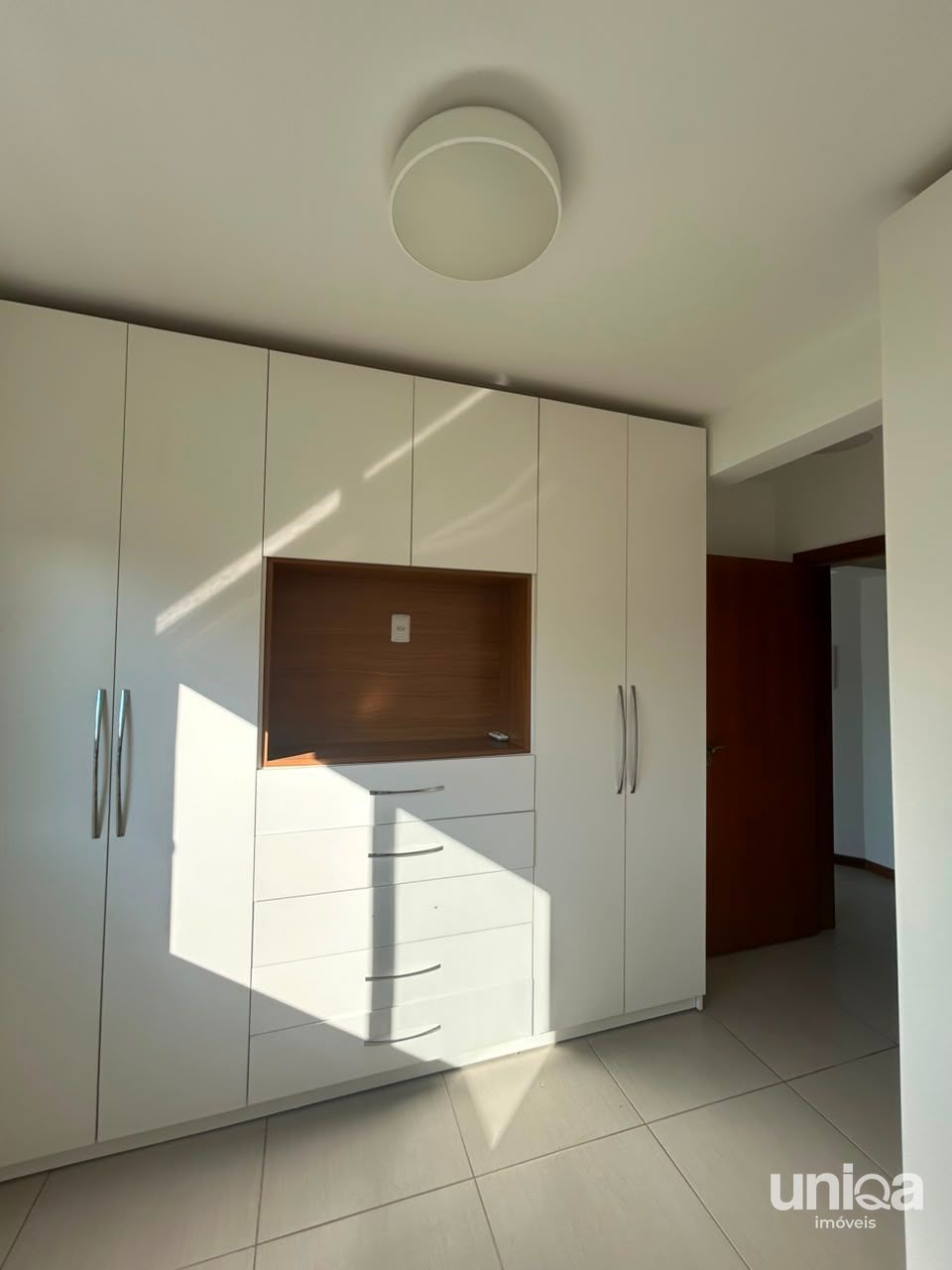 Apto 01 quarto semi-mobiliado Sacada Churrasqueira Garagem Camobi Res Primavera