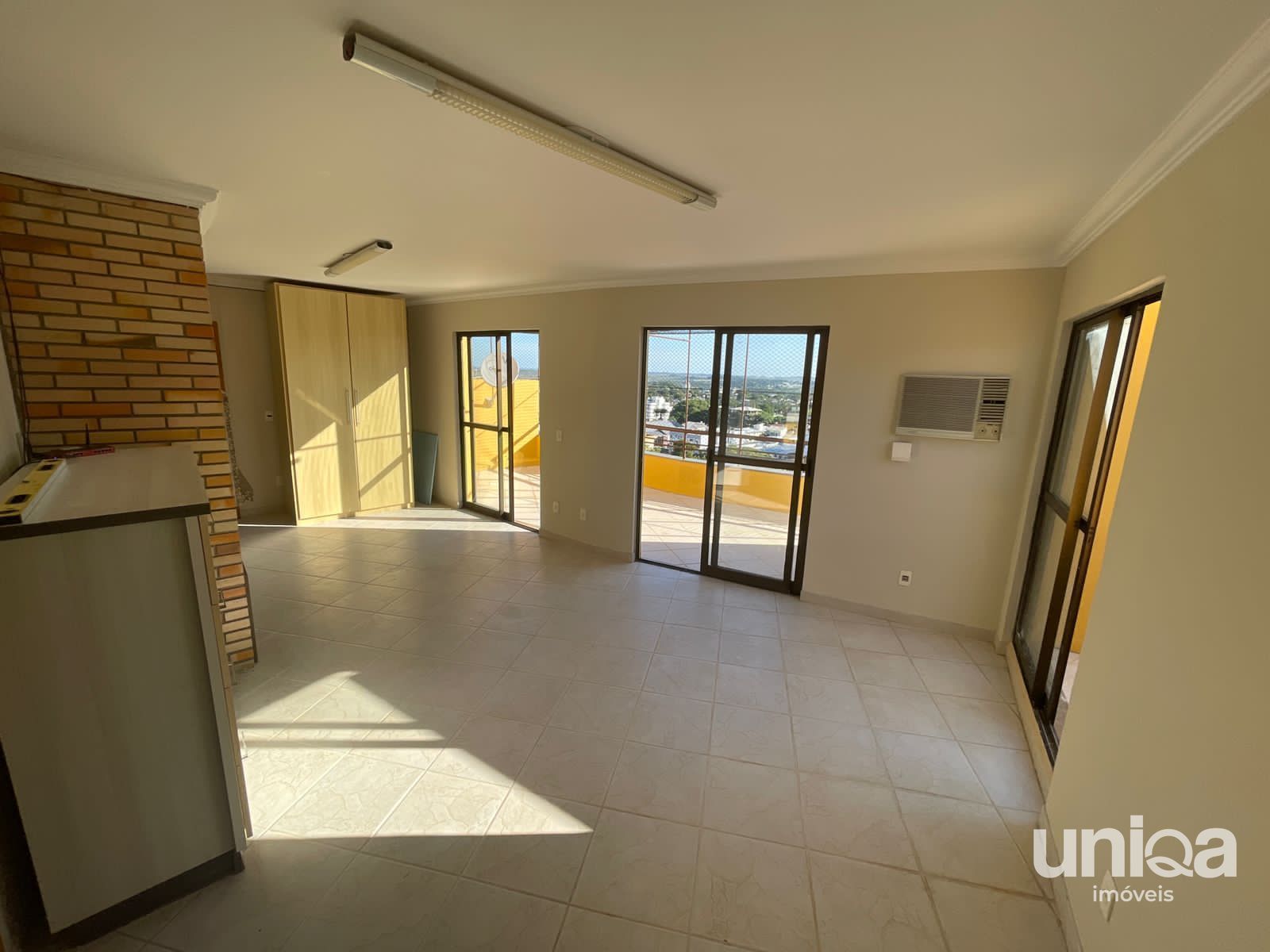Cobertura 05 dormitorios para venda em Santa Maria com 02 suítes Terraço com pis