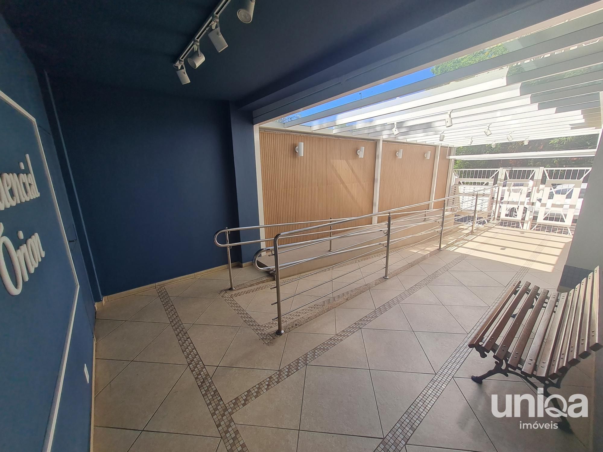 Apto 02 dormitórios Suíte Sacada Churrasqueira Elevador Garagem - Ed Orion