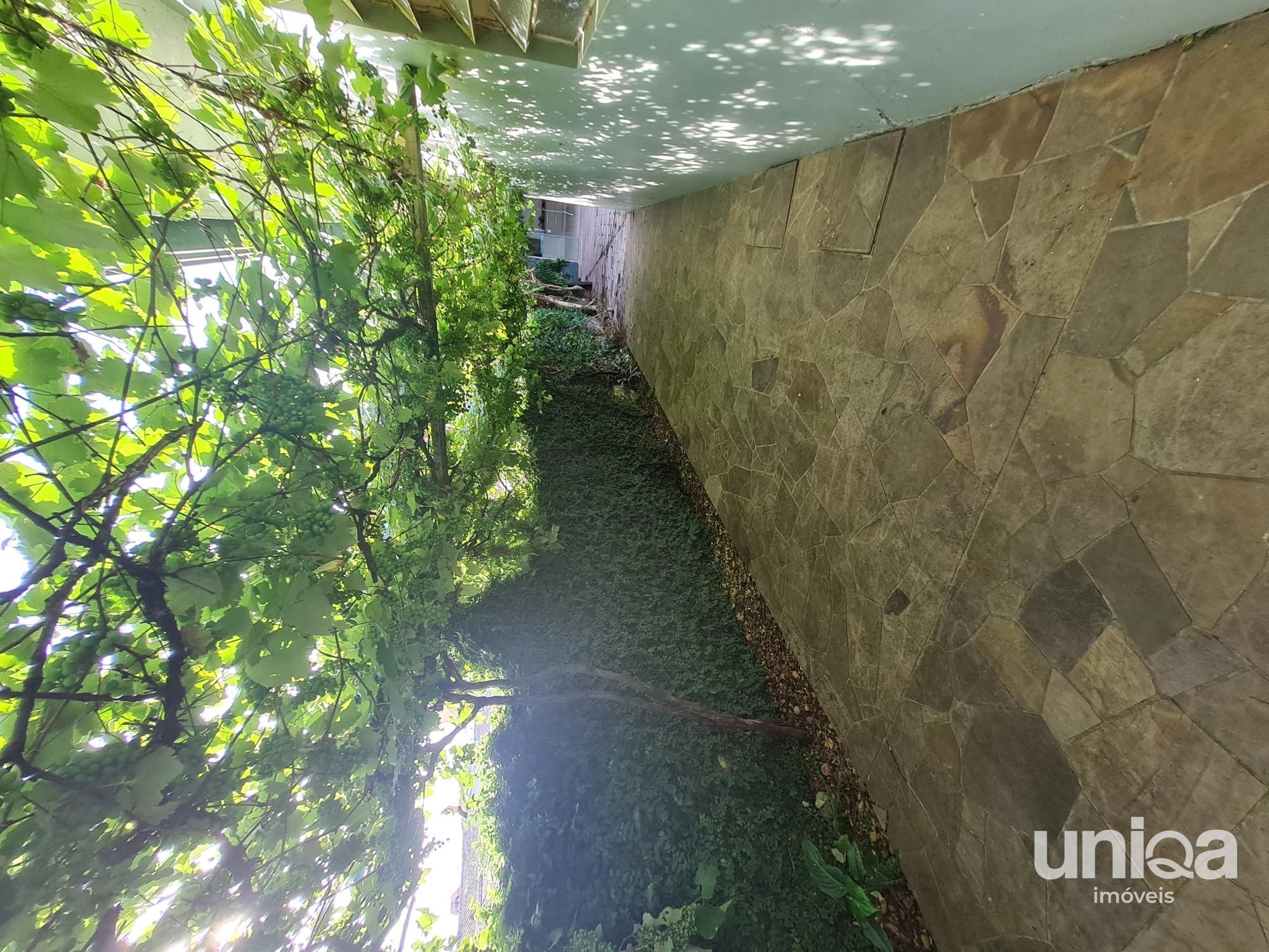 Casa térrea para venda com Energia Solar Piscina no Bairro Duque de Caxias