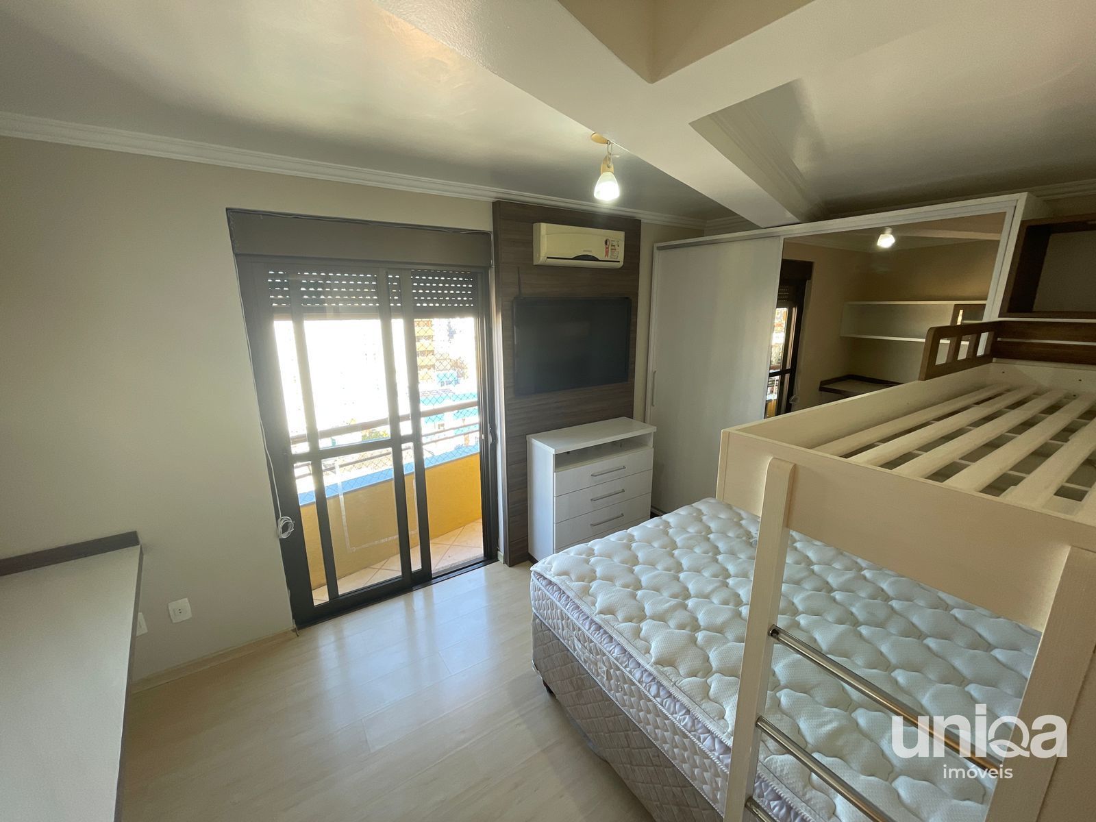 Cobertura 05 dormitorios para venda em Santa Maria com 02 suítes Terraço com pis