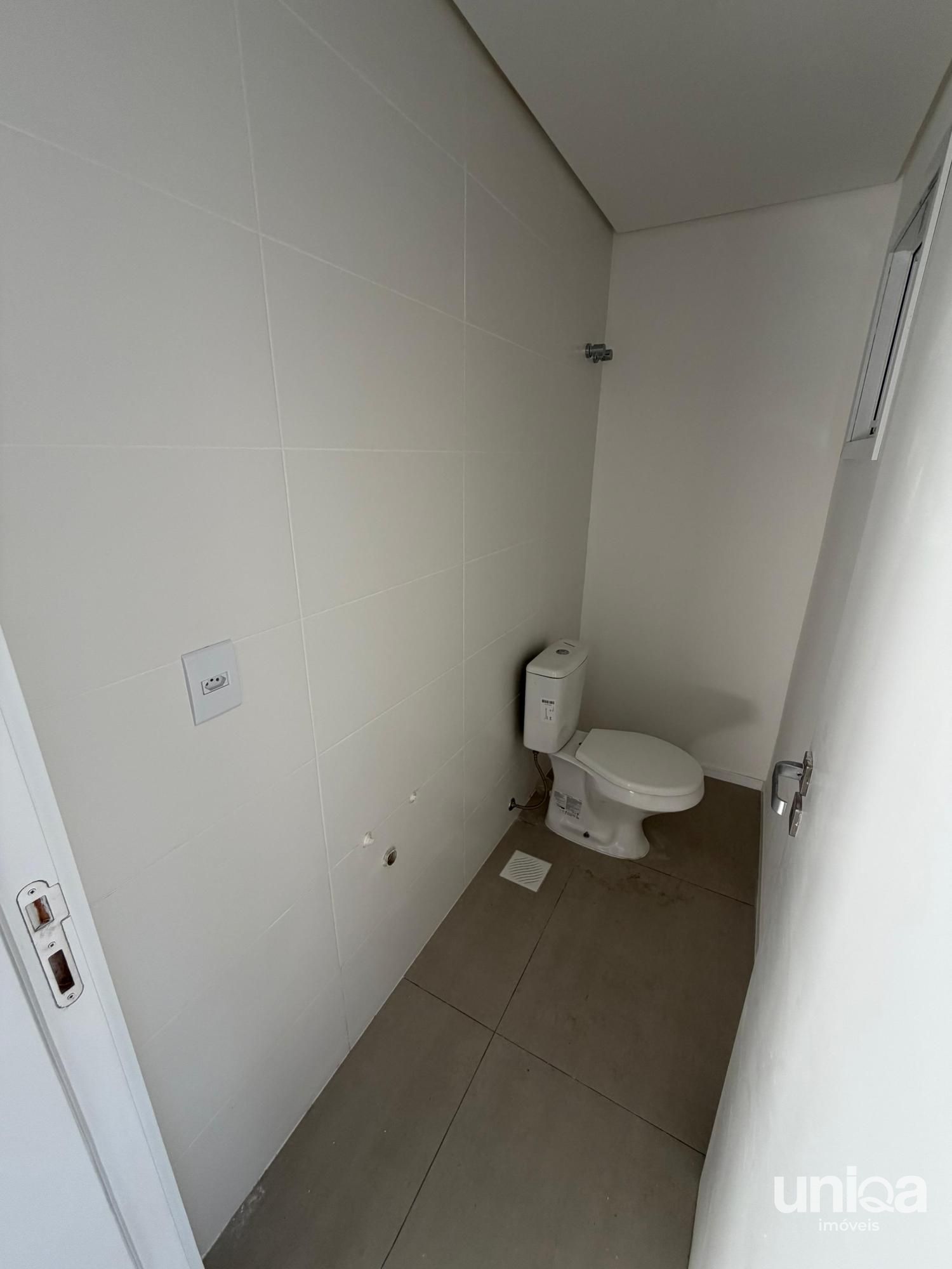 Casa nova 03 dorm piscina lareira para venda no Parque Santa Lúcia em Camobi