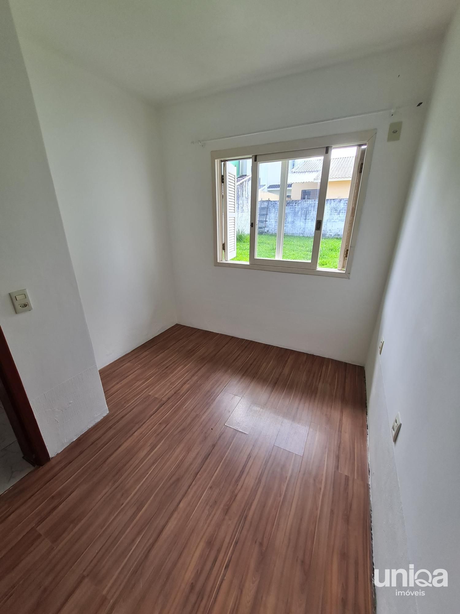 Casa 02 dormitórios para venda no Residencial Madre Paulina em Santa Maria