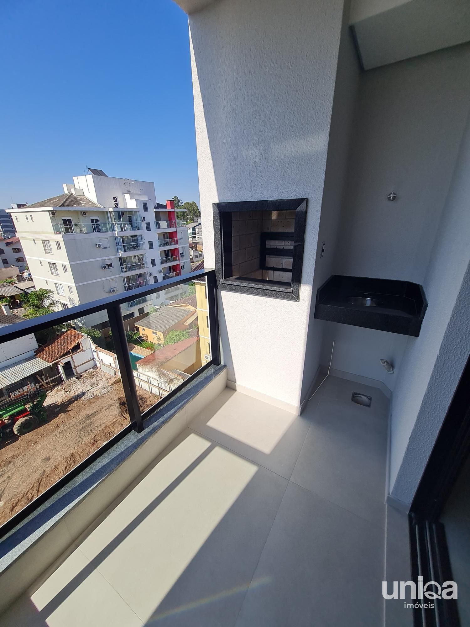 Apto 01 quarto novo para venda em camobi com sacada e churrasqueira ed Esperanto