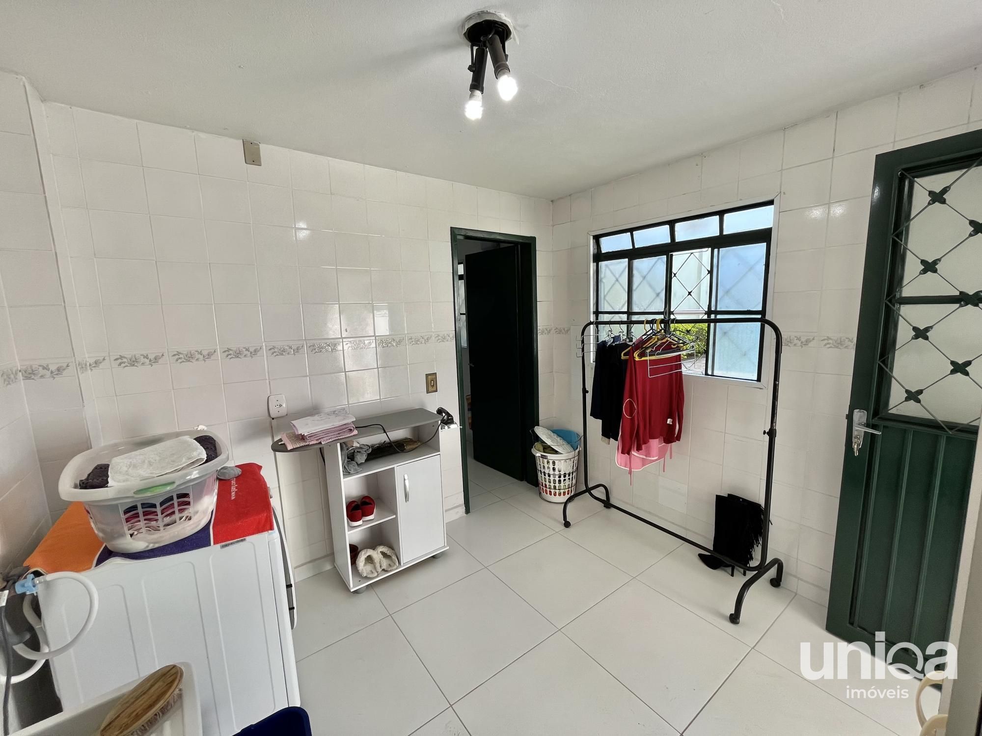 Casa para venda de 05 dormitórios em Santa Maria