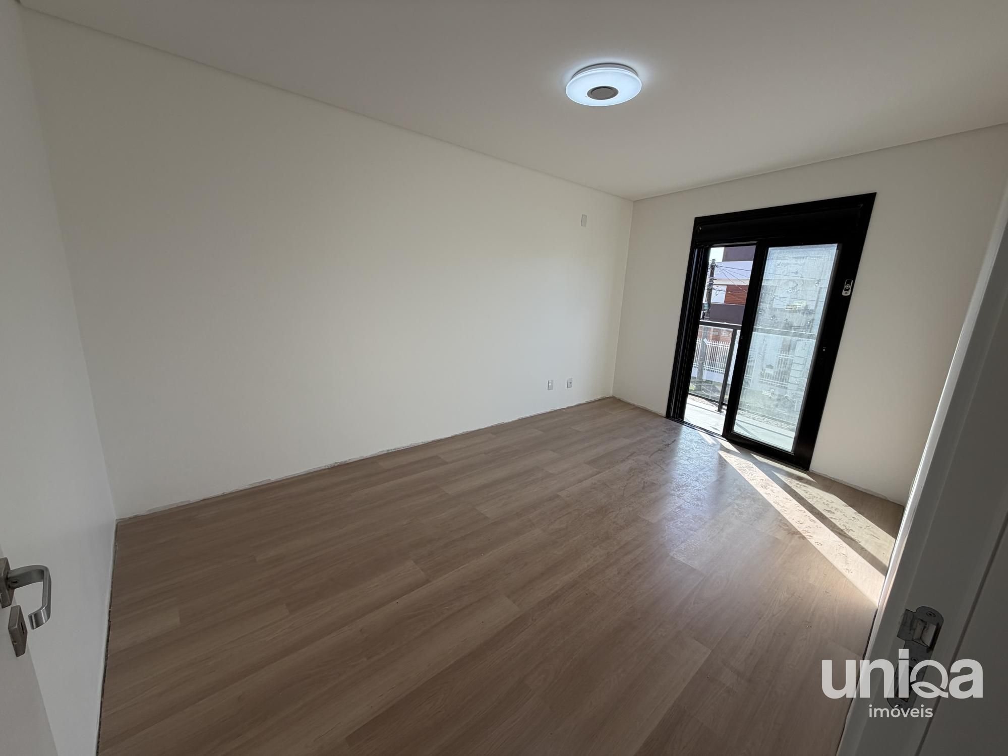 Casa nova 03 dorm com lareira para venda no Parque Santa Lúcia em Camobi