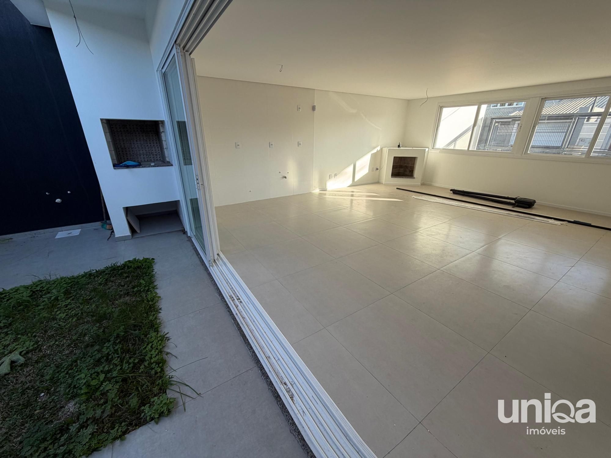 Casa nova 03 dorm piscina lareira para venda no Parque Santa Lúcia em Camobi