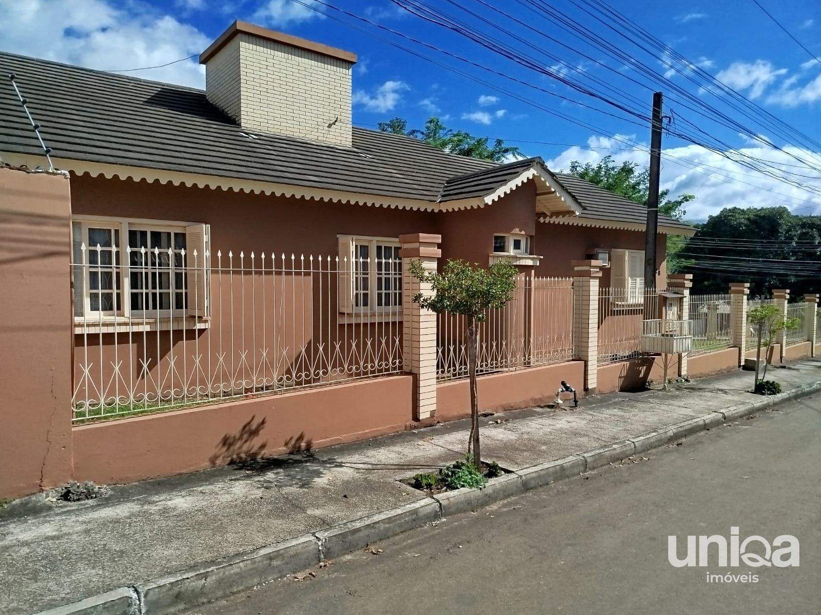 Casa para venda no São José de esquina com 05 dormitórios
