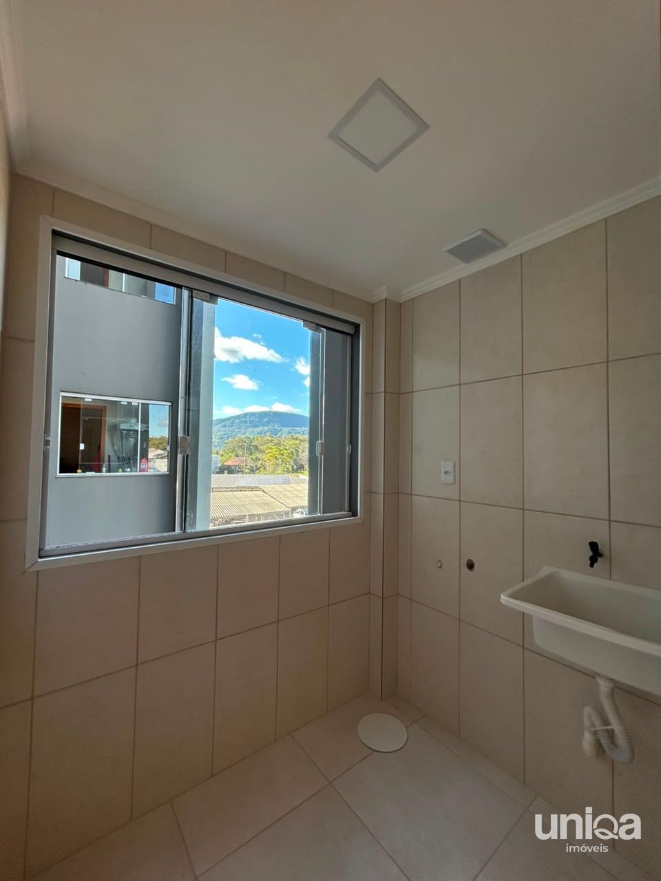 Apartamento 02 dormitórios Suíte Garagem em camobi