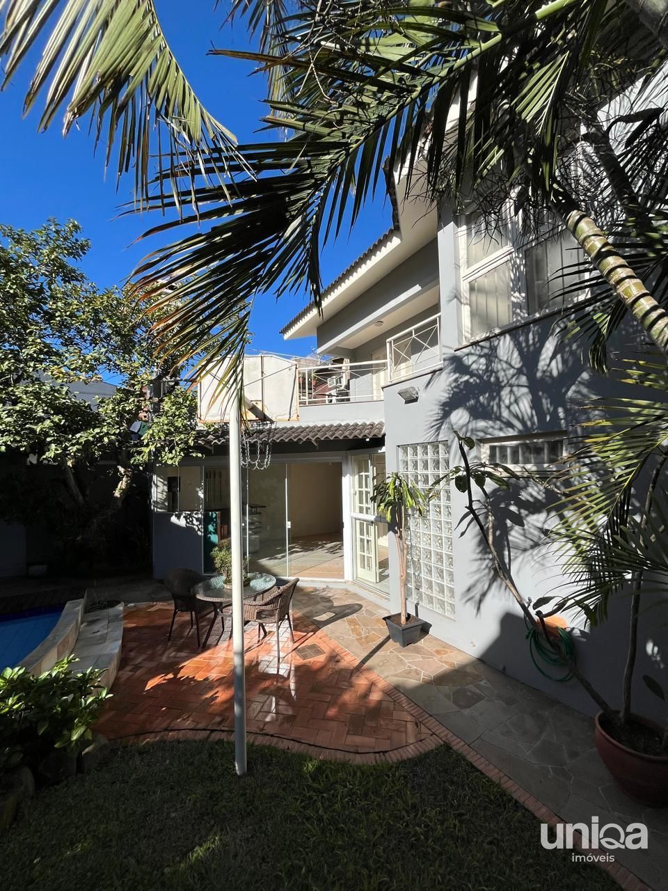 Vendo casa alto padrão 04 dormitórios próximo ao clube tênis