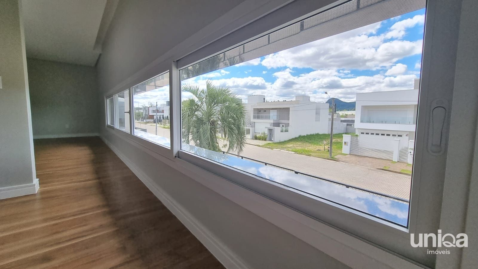 Casa 357m2 03 suítes + escritório piscina no Terras de Santorini Bairro São José
