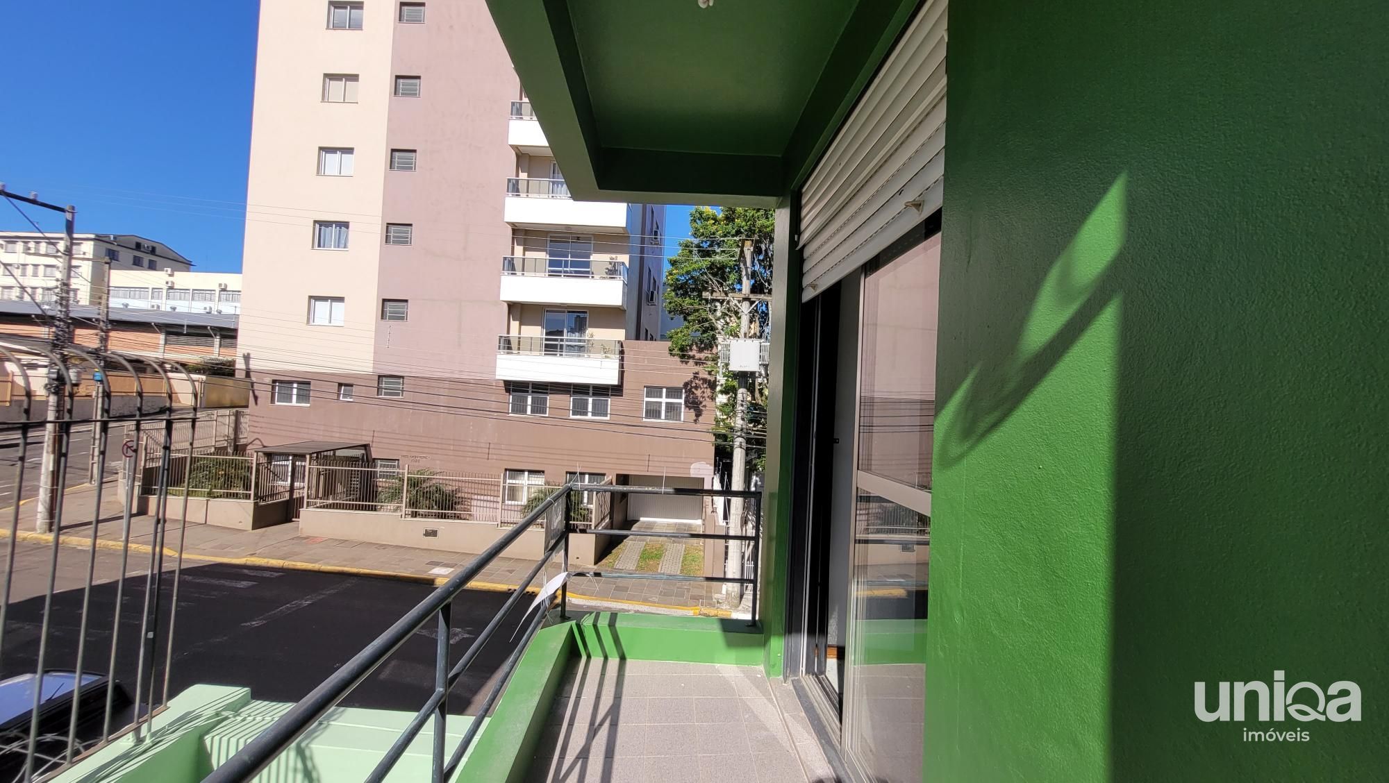 Apartamento de 01 dormitório com garagem próximo ao Colégio Fátima