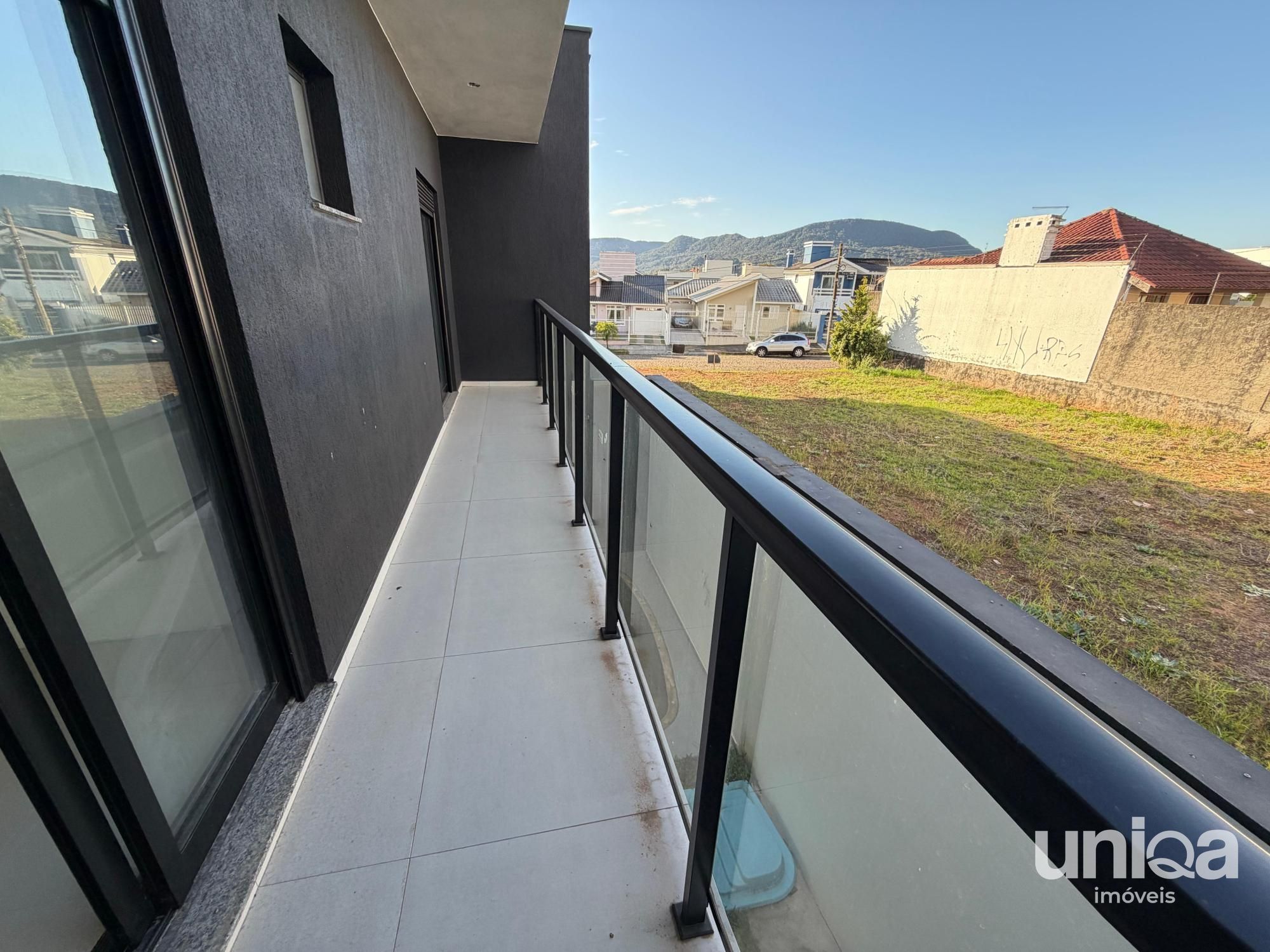 Casa nova 03 dorm piscina lareira para venda no Parque Santa Lúcia em Camobi