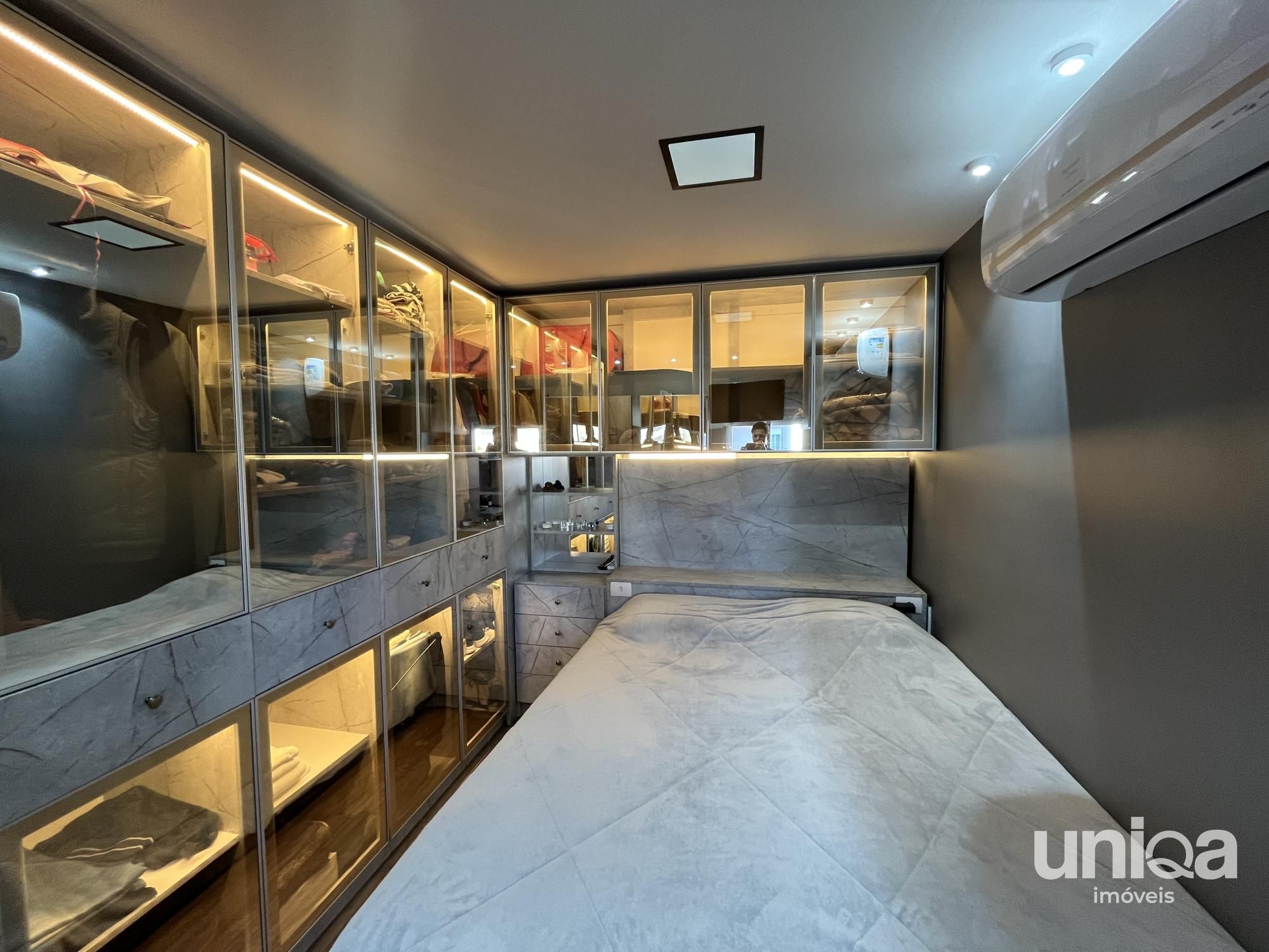Apartamento central mobilado de 2 dormitórios em Santa Maria