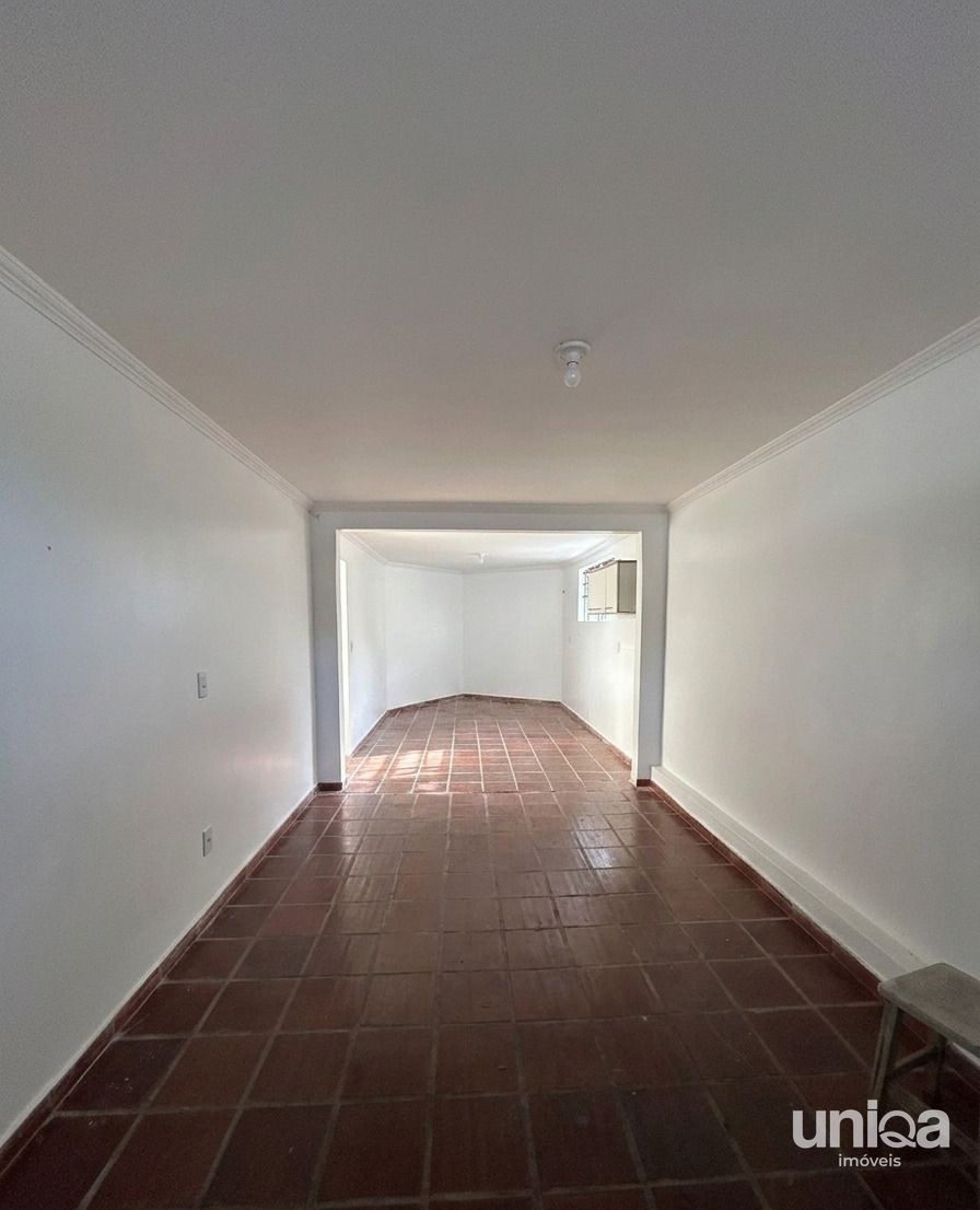 Casa 03 dormitórios suíte, churrasqueira, varanda e garagem em Camobi