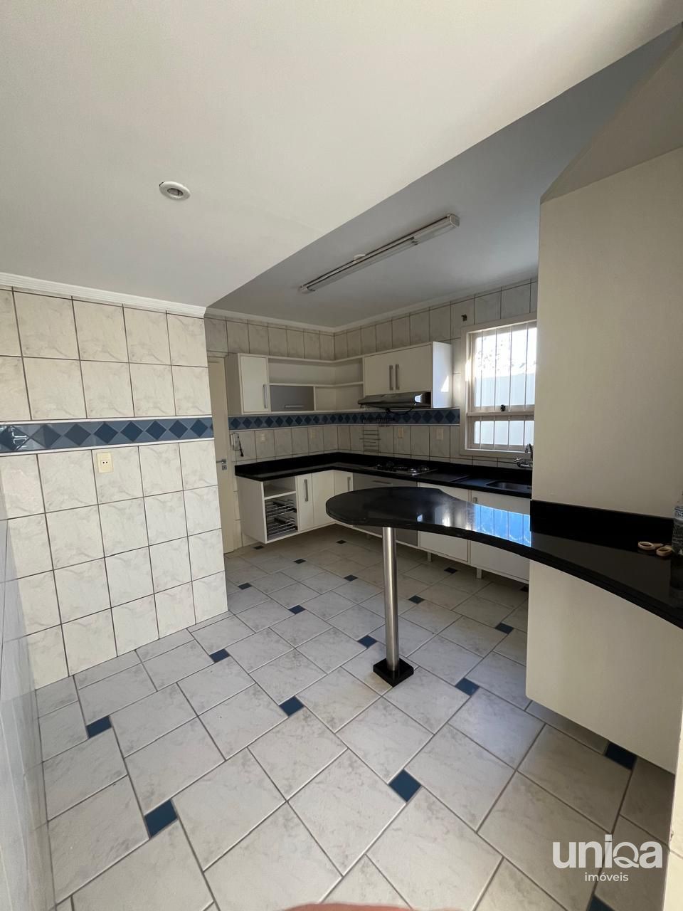 Vendo casa alto padrão 04 dormitórios próximo ao clube tênis