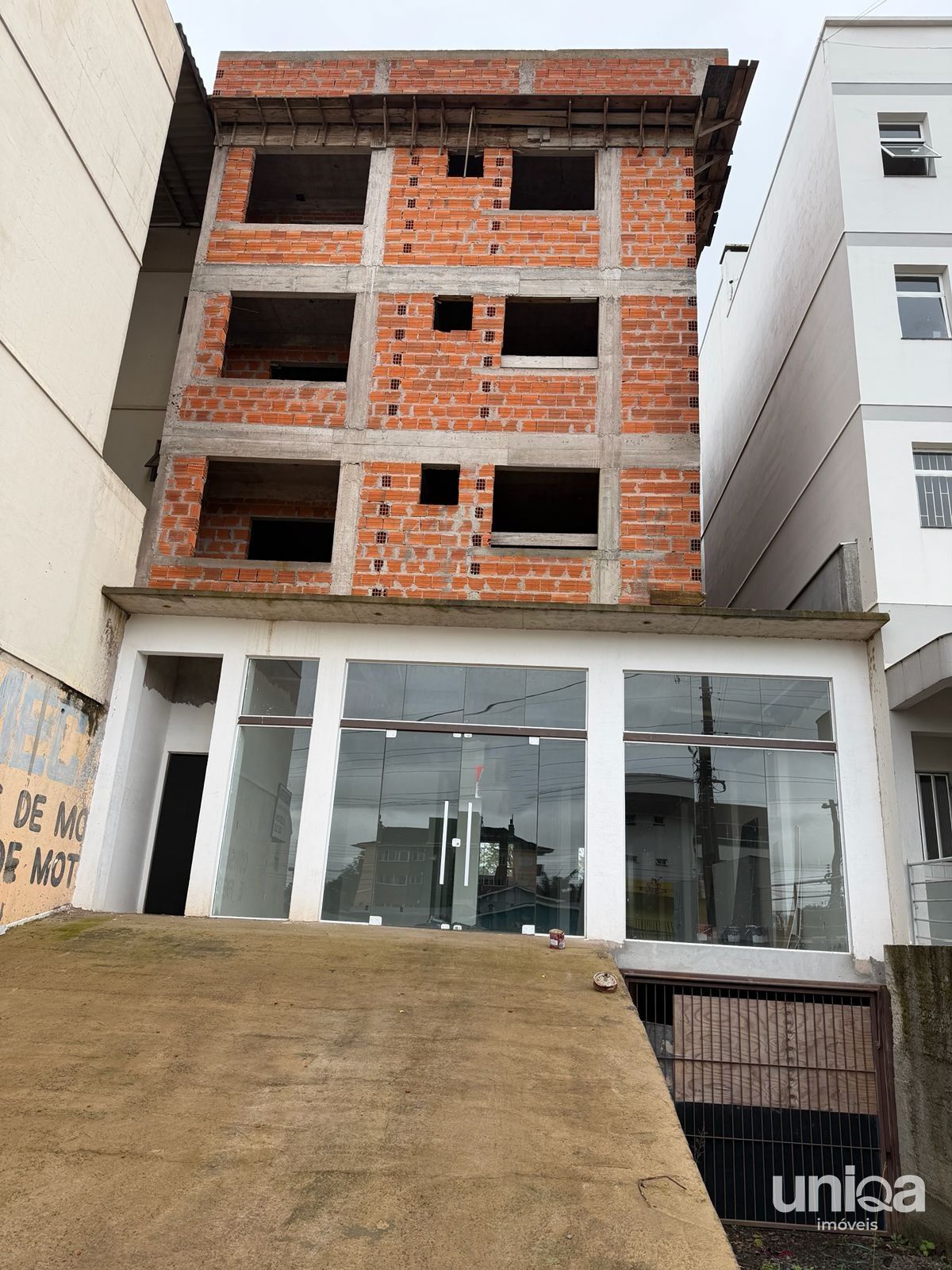 Loja 220m2 comercial térrea para alugar com camobi próximo UFSM