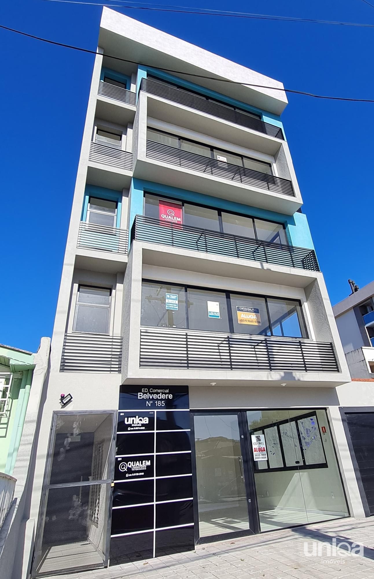 Alugo Sala comercial nova com 35m2 em camobi no ed Belvedere