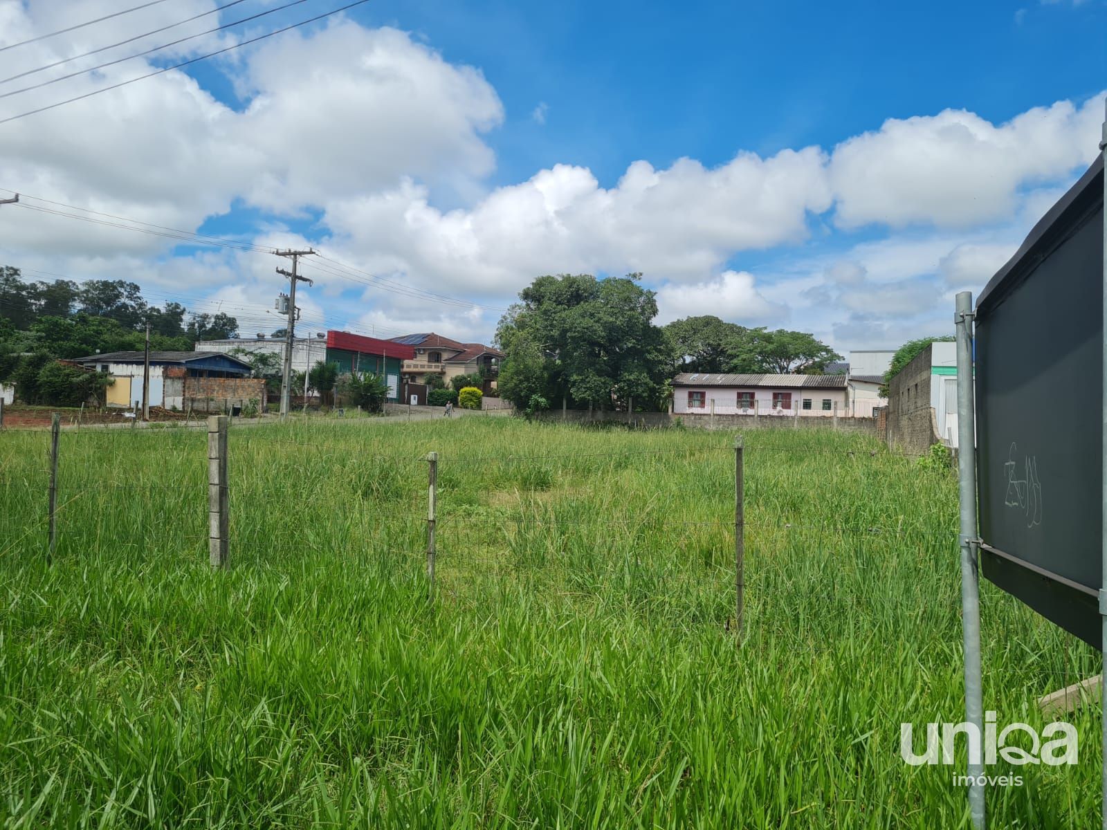 Terreno para venda de esquina com 1.864m2 na Avenida Prefeito Evandro Behr em Sa