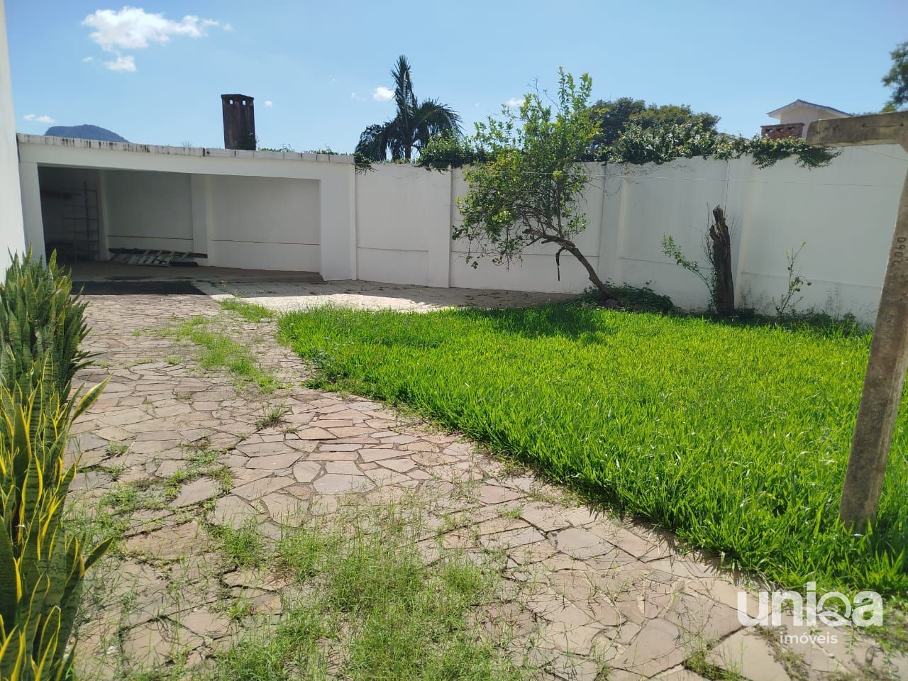 Casa para venda e locação no São José com 03 dormitórios