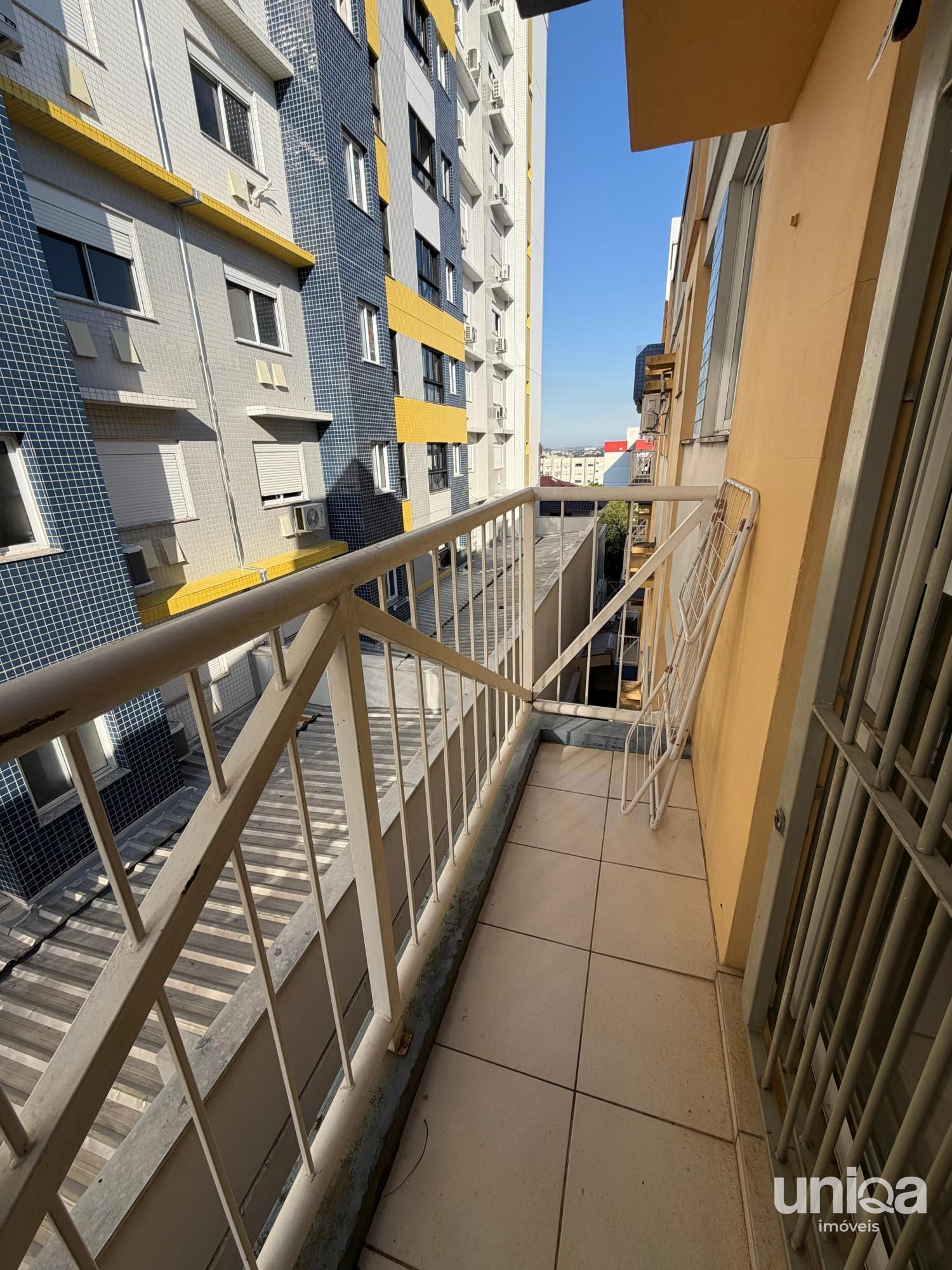 Apto 01 Dormitório 100% mobiliado com sacada e garagem no ed Libra próximo UFN