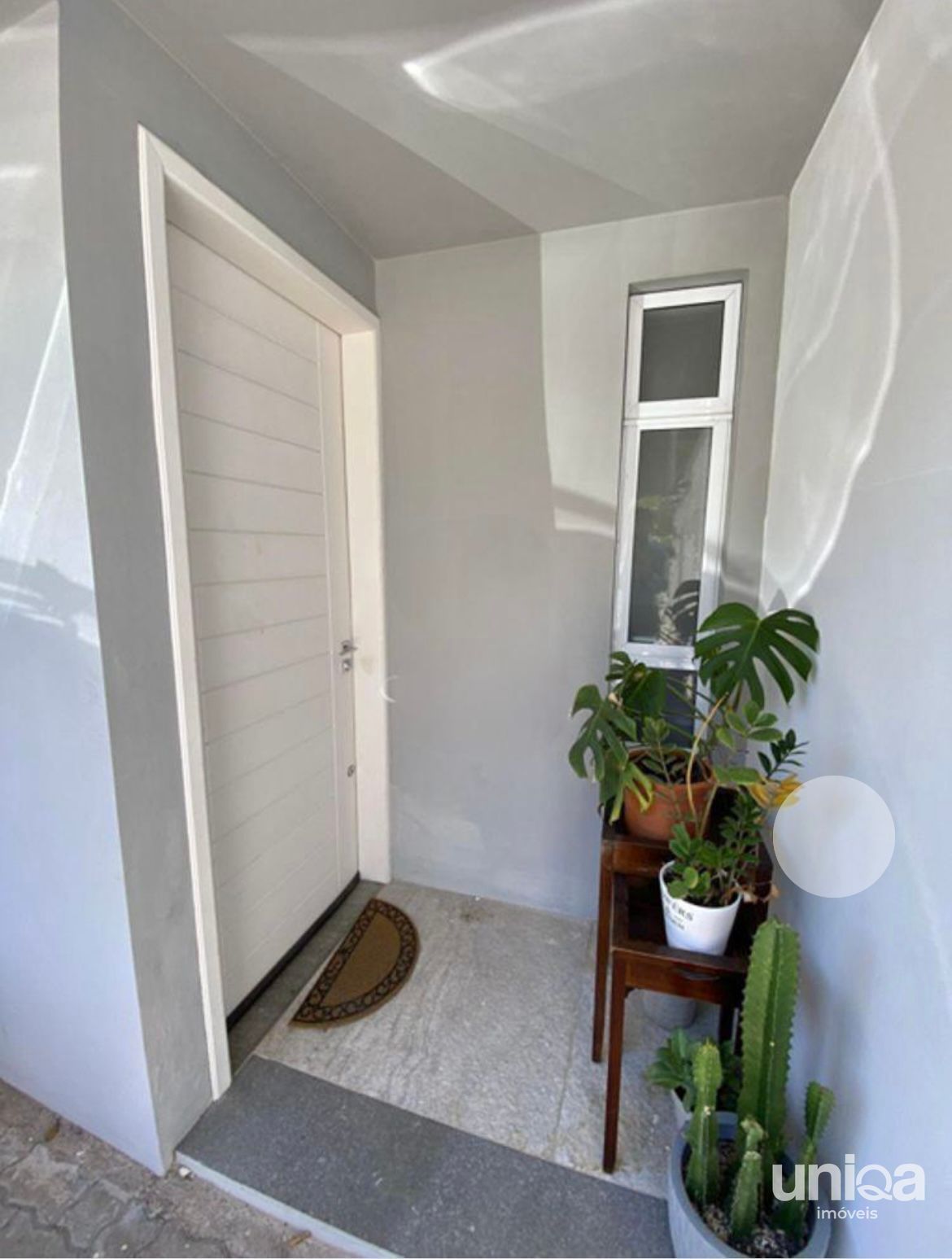 Casa de 2 dormitórios em condomínio fechado