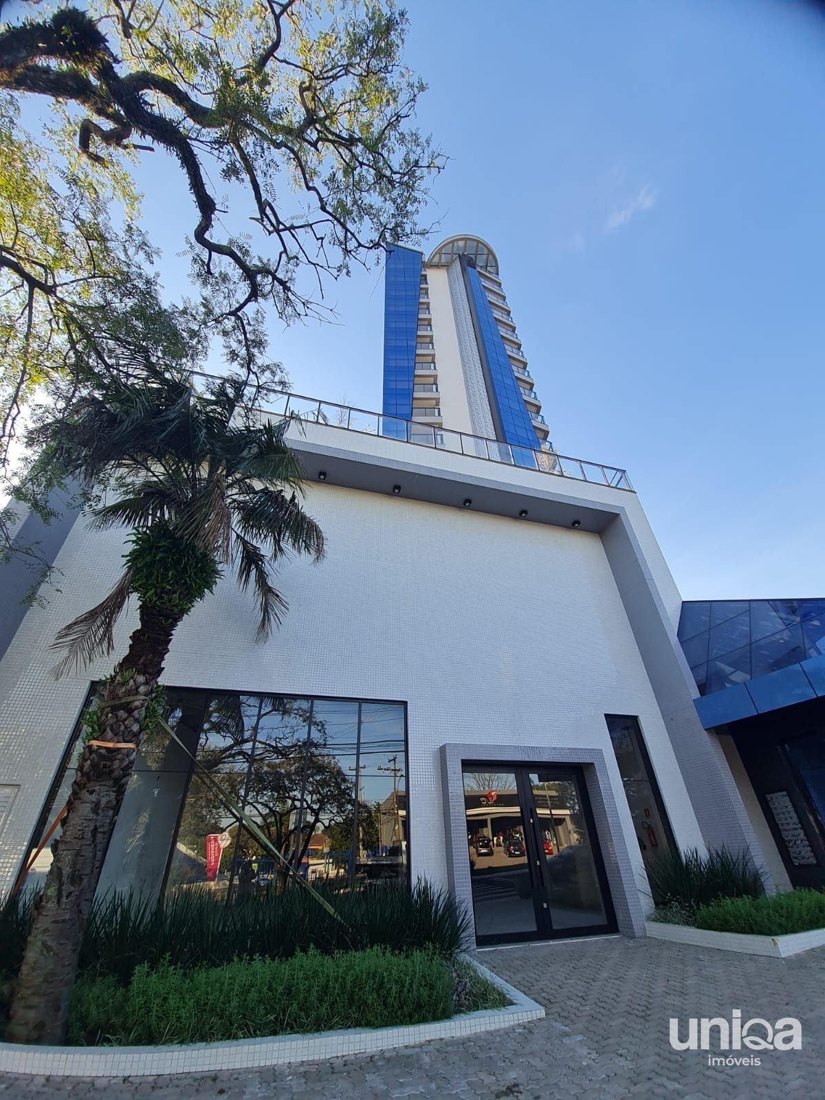 Apartamento 03 suítes para venda no ed Palace Louvre na Avenida Medianeira