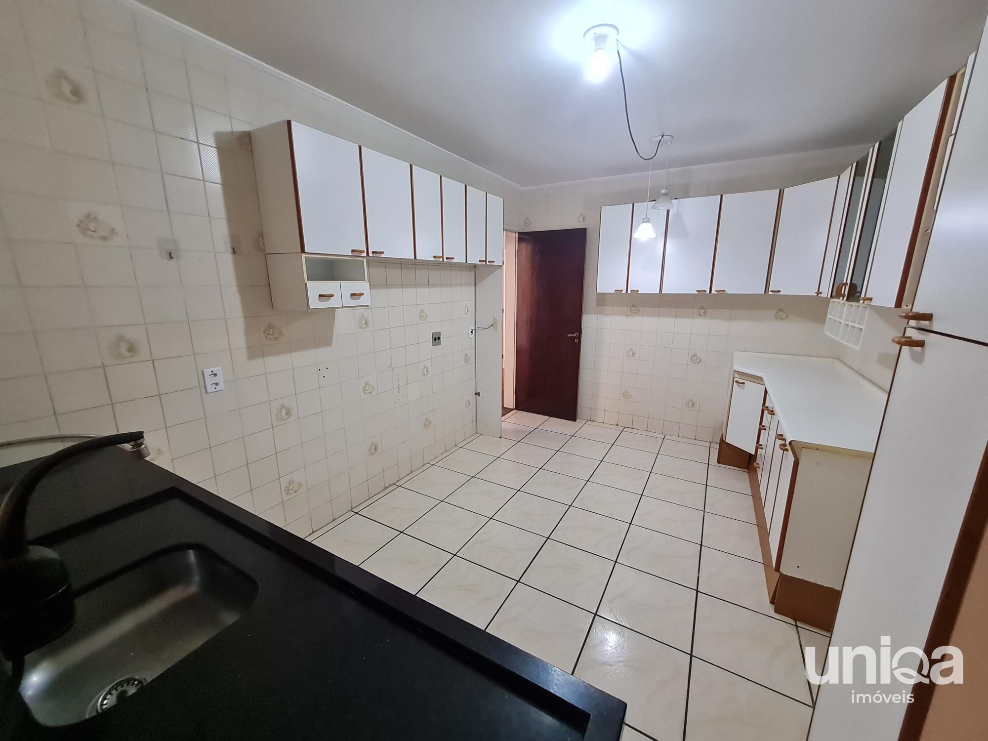 Apto para venda no ed Jequetibá térreo com terraço 03 quartos garagem 03 carros