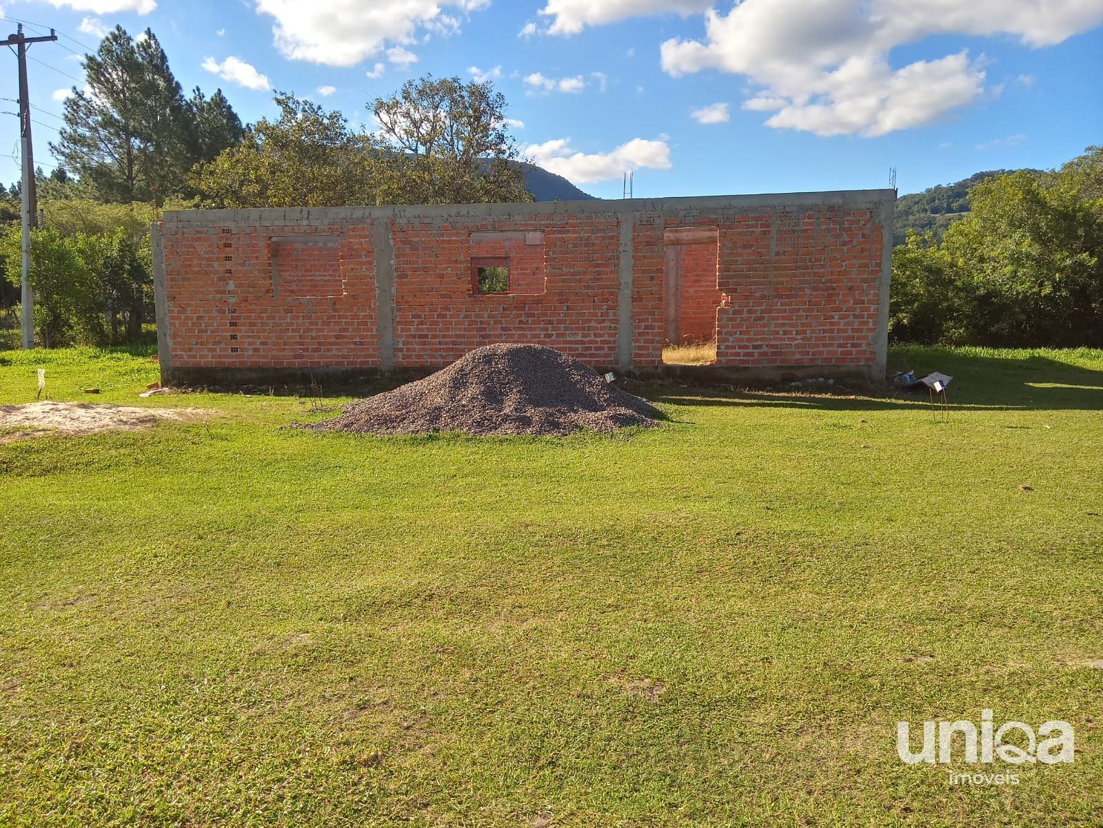 Belo sítio c/ lago e casa em construção - foto 4