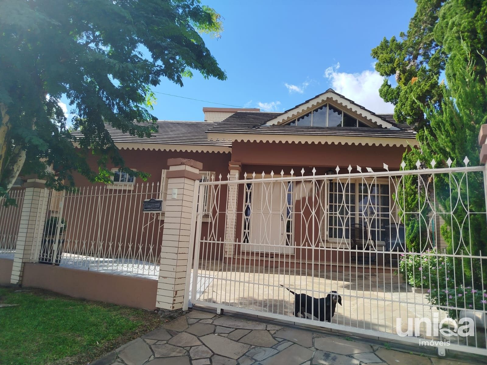 Casa para venda no São José de esquina com 05 dormitórios