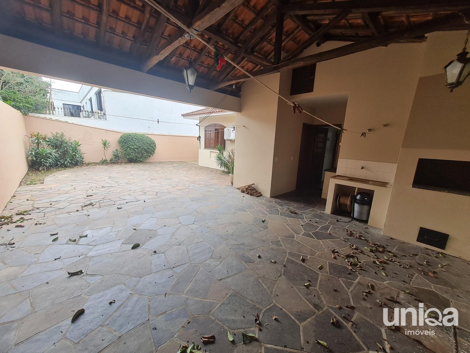 Casa 208m2 para venda no bairro camobi em Santa Maria RS próximo UFSM