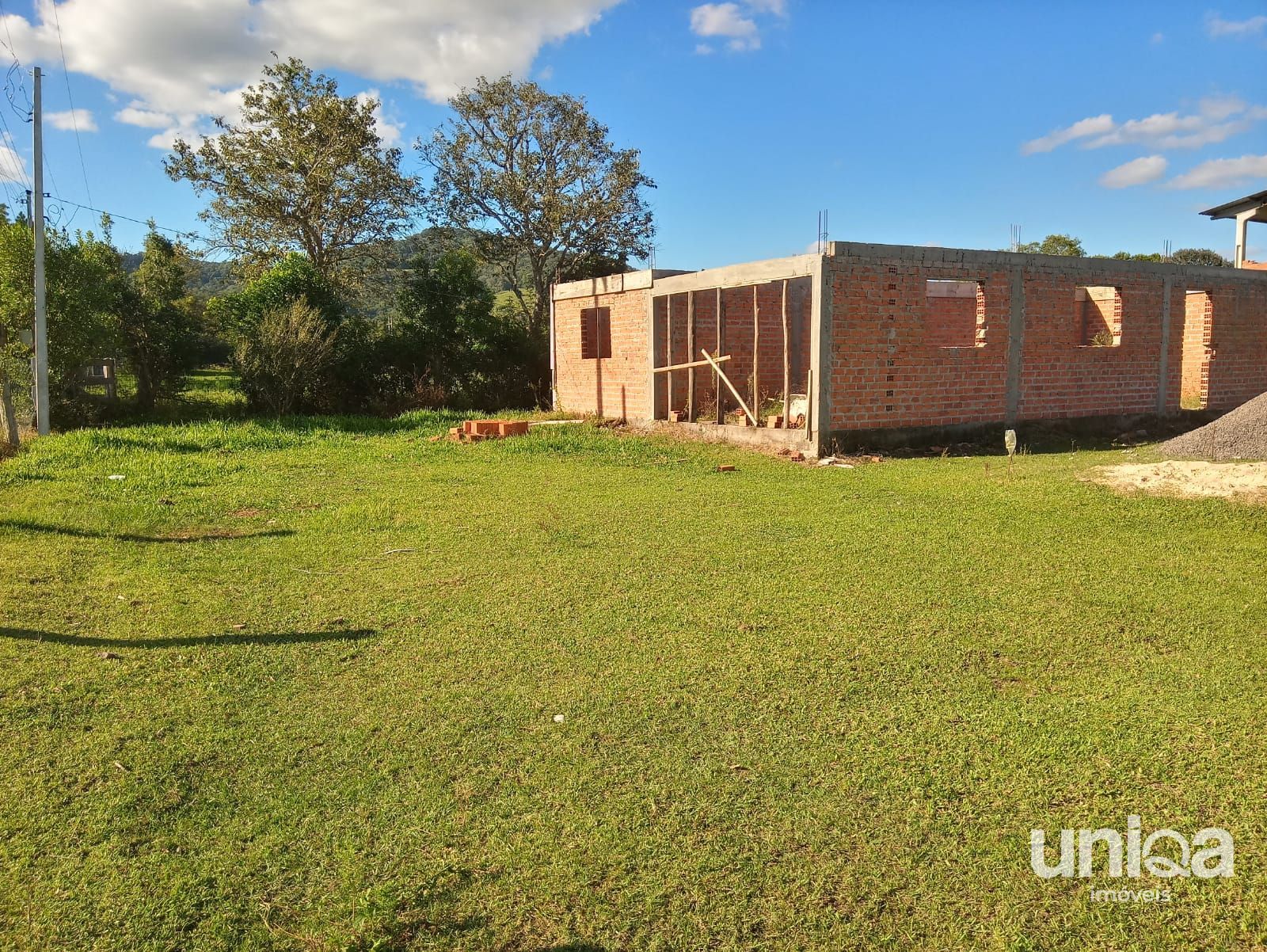 Belo sítio c/ lago e casa em construção - foto 3