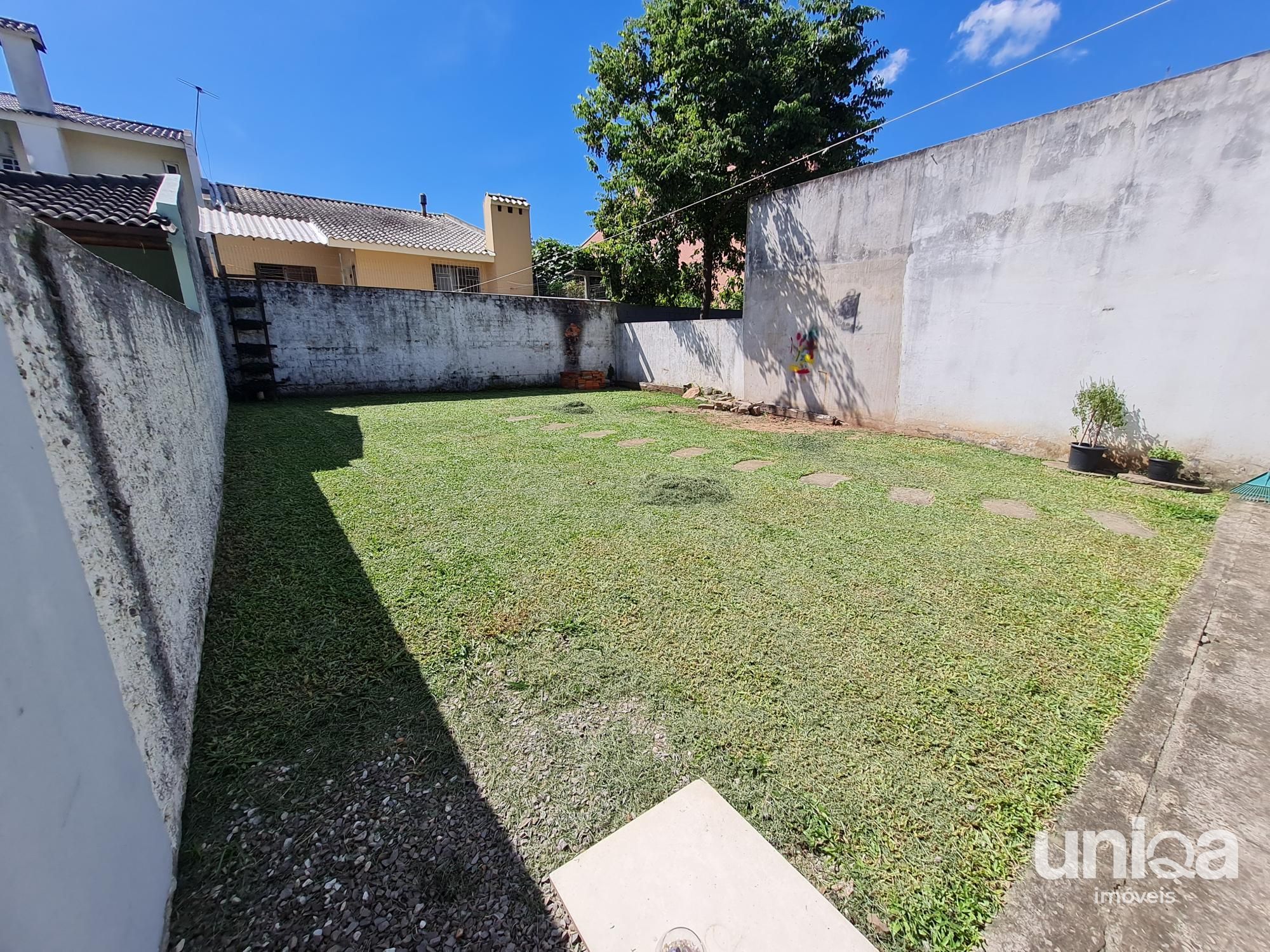 Casa 02 dormitórios para venda no Residencial Madre Paulina em Santa Maria