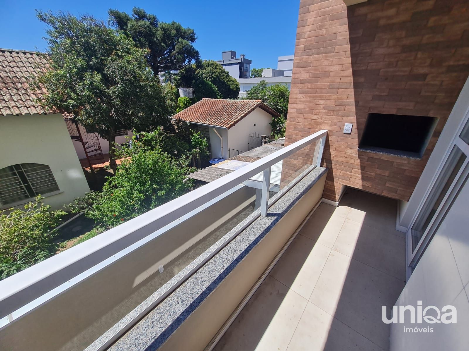 Apto 01 quarto Sacada Churrasqueira Elevador sol manhã perto Ufsm ed Portinari