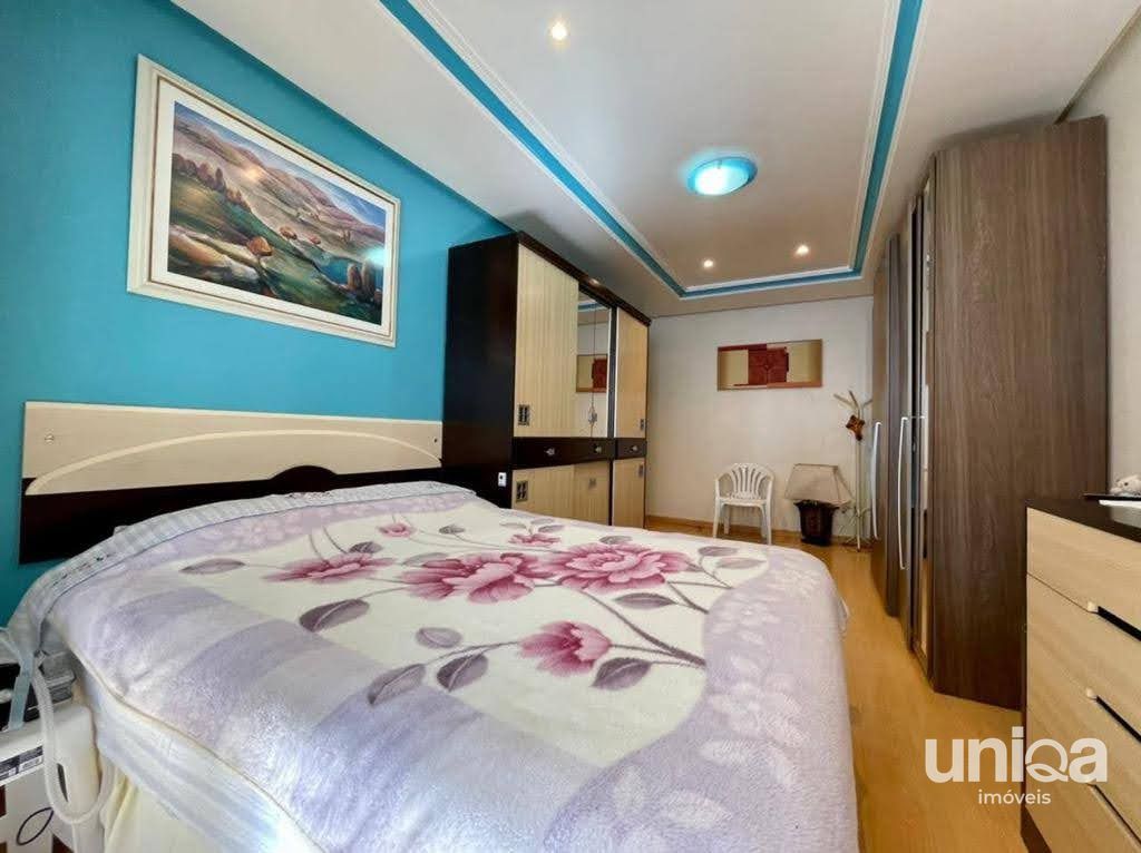 Casa de alto padrão com 06 dormitórios sendo 03 suítes piscina localizada no bai