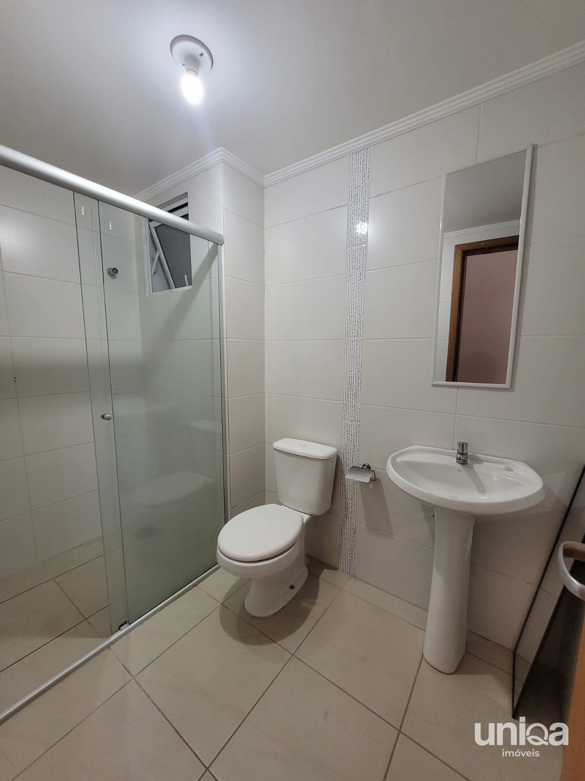 Apartamento com 3 dormitórios, sacada, churrasqueira e garagem próximo a UFSM