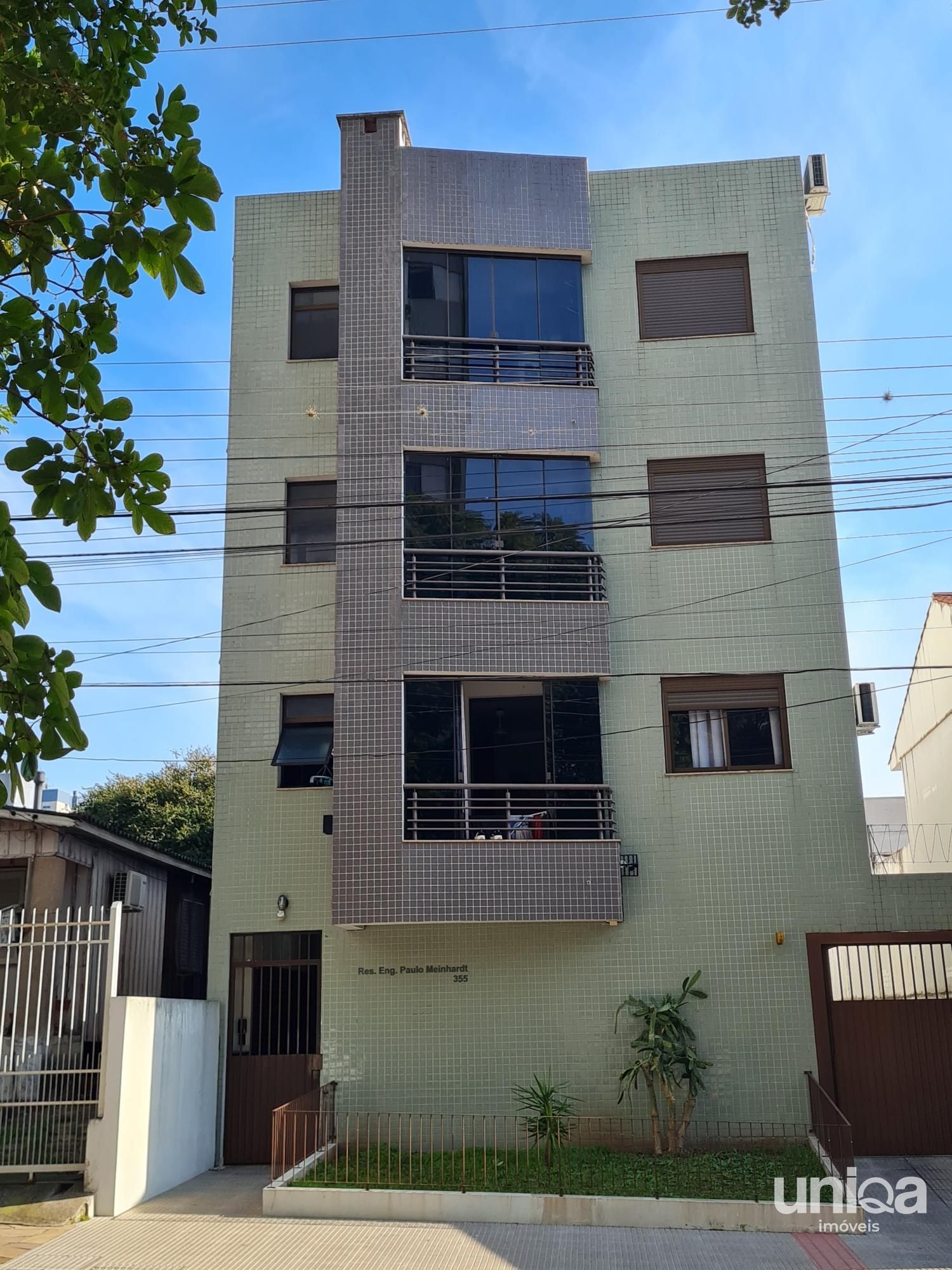 Apartamento 01 dormitório Elevador Garagem Sacada para venda em Santa Maria