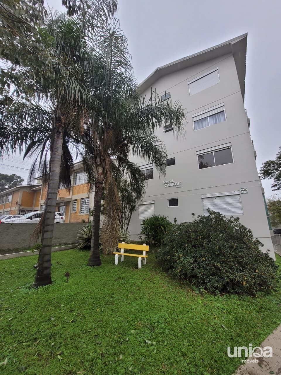 Aluga-se apartamento 2 dormitórios Sacada e garagem em Camobi