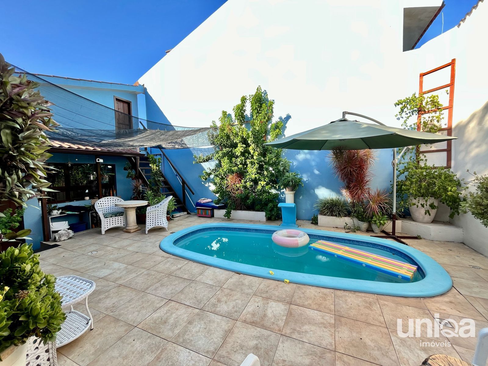 Casa 03 dormitórios com piscina para venda em Santa Maria