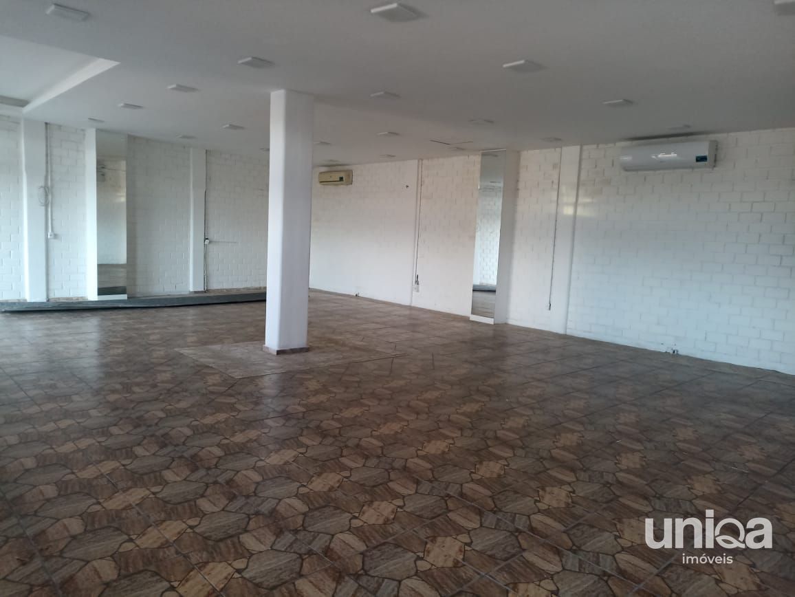 Aluga-se sala comercial térrea com 144m2 em Camobi