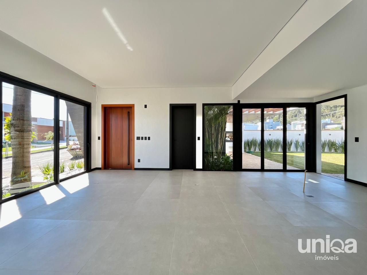 Casa Pórtico projeto da Linea Studio - 195m2 no Condominio Cidade Universitária